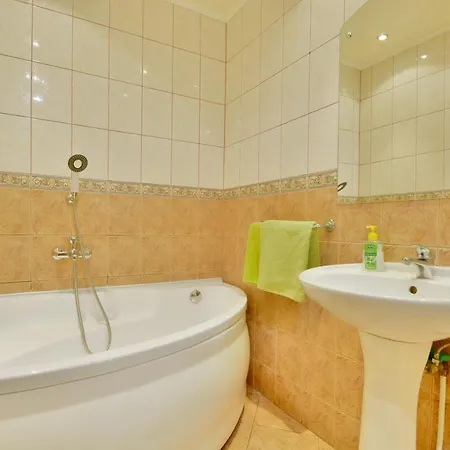 Aparton Volodarskogo 10 * Minsk